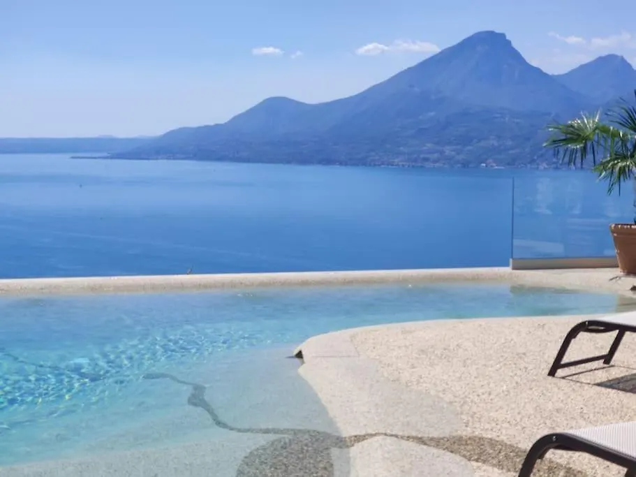 Villa Divina-Apt Armonia-Con Piscina E Vista Lago Castelletto Di Brenzone 0*,  Italy