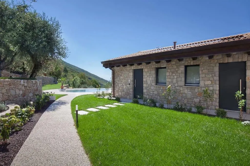 Villa Divina-Apt Armonia-Con Piscina E Vista Lago Castelletto Di Brenzone 0*,